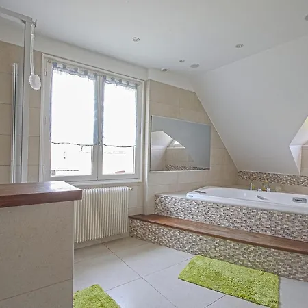 Villa La Boutrois Family House With Beautil Garden Isigny-sur-Mer